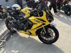 Honda CBR650R - фото 1