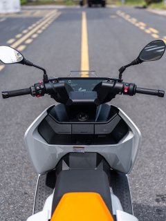 BMW CE 04 - фото 7