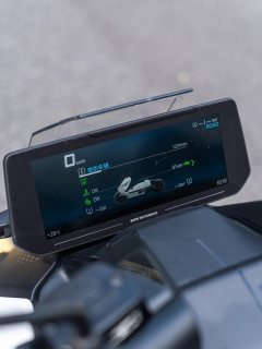 BMW CE 04 - фото 9