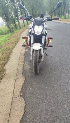 Benelli TNT150i - фото 5