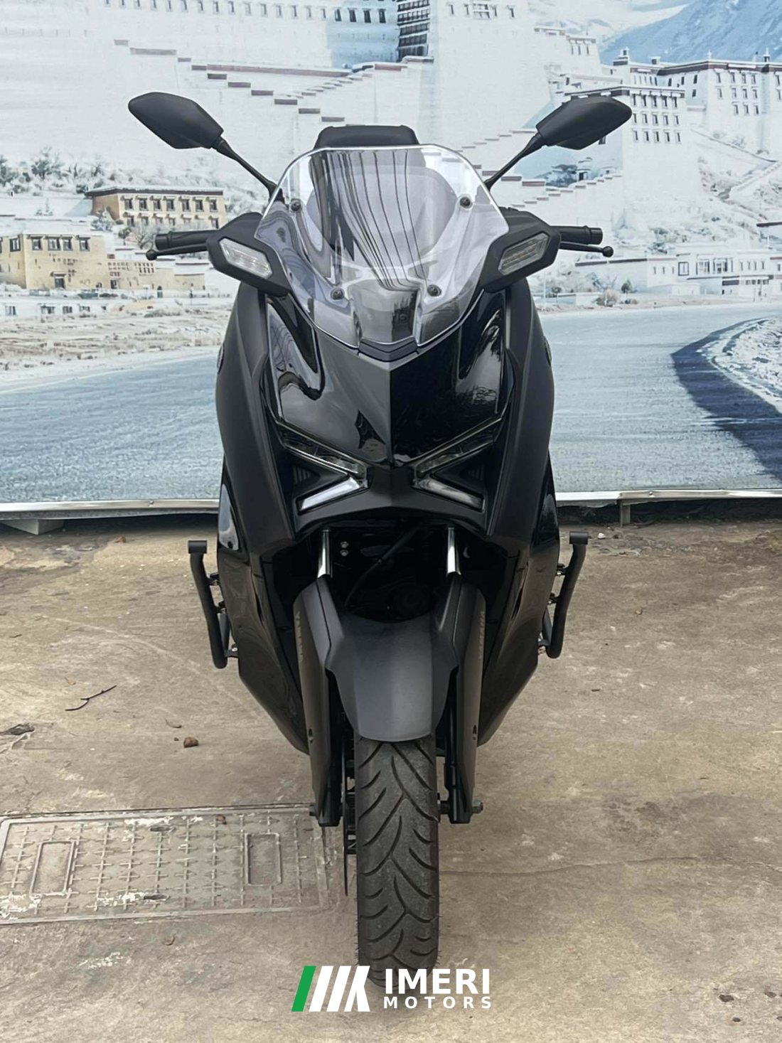 Yamaha XMAX 300 cc - мотоцикл из Китая