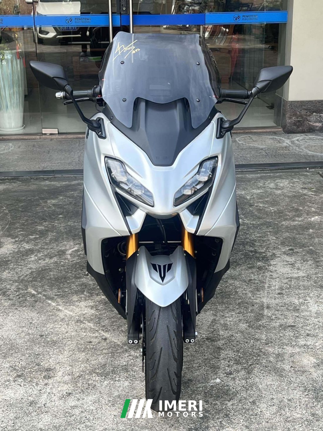 Yamaha TMAX 560 cc - мотоцикл из Китая