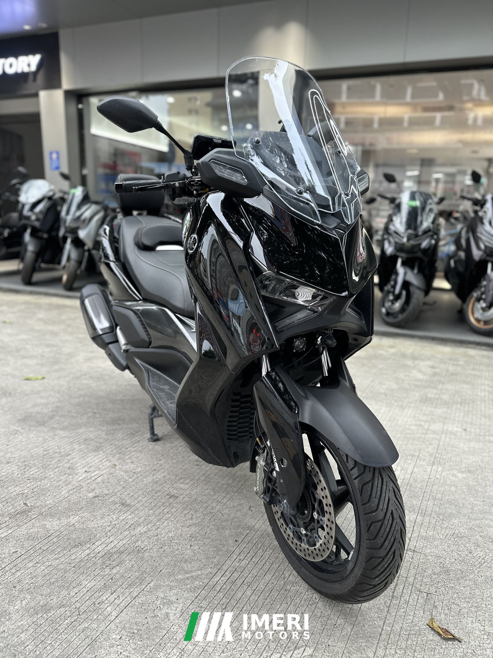 2025 Yamaha XMAX 300 cc