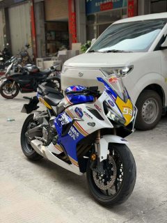 Honda CBR650R - фото 1