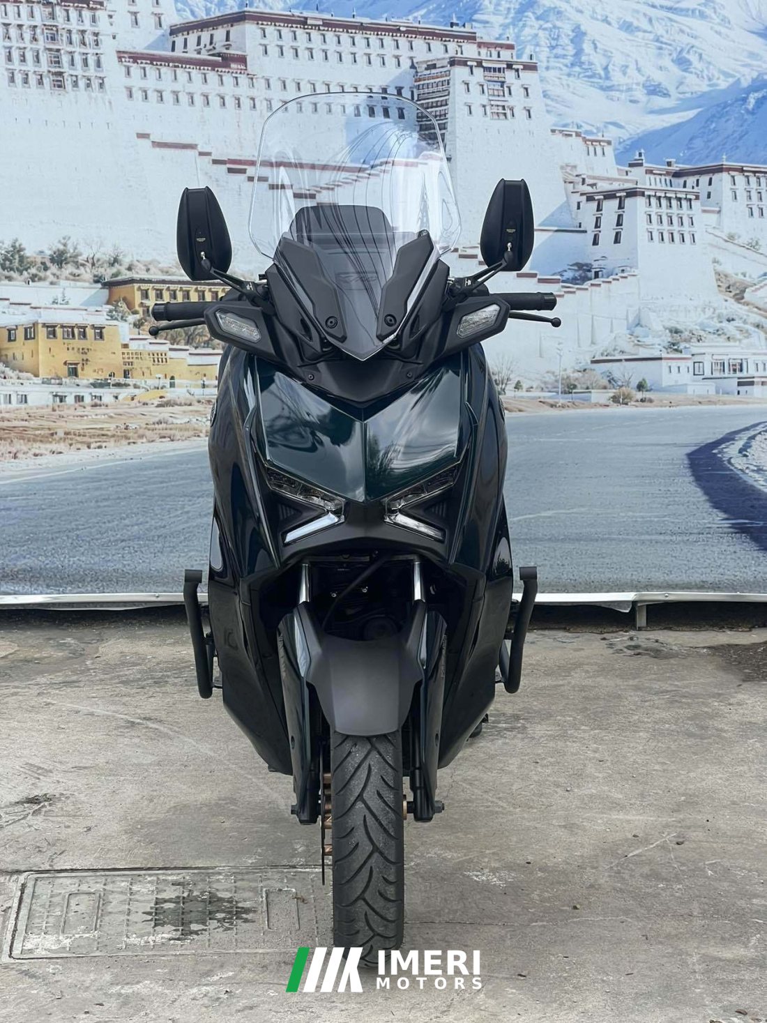 Yamaha XMAX 300 cc - мотоцикл из Китая