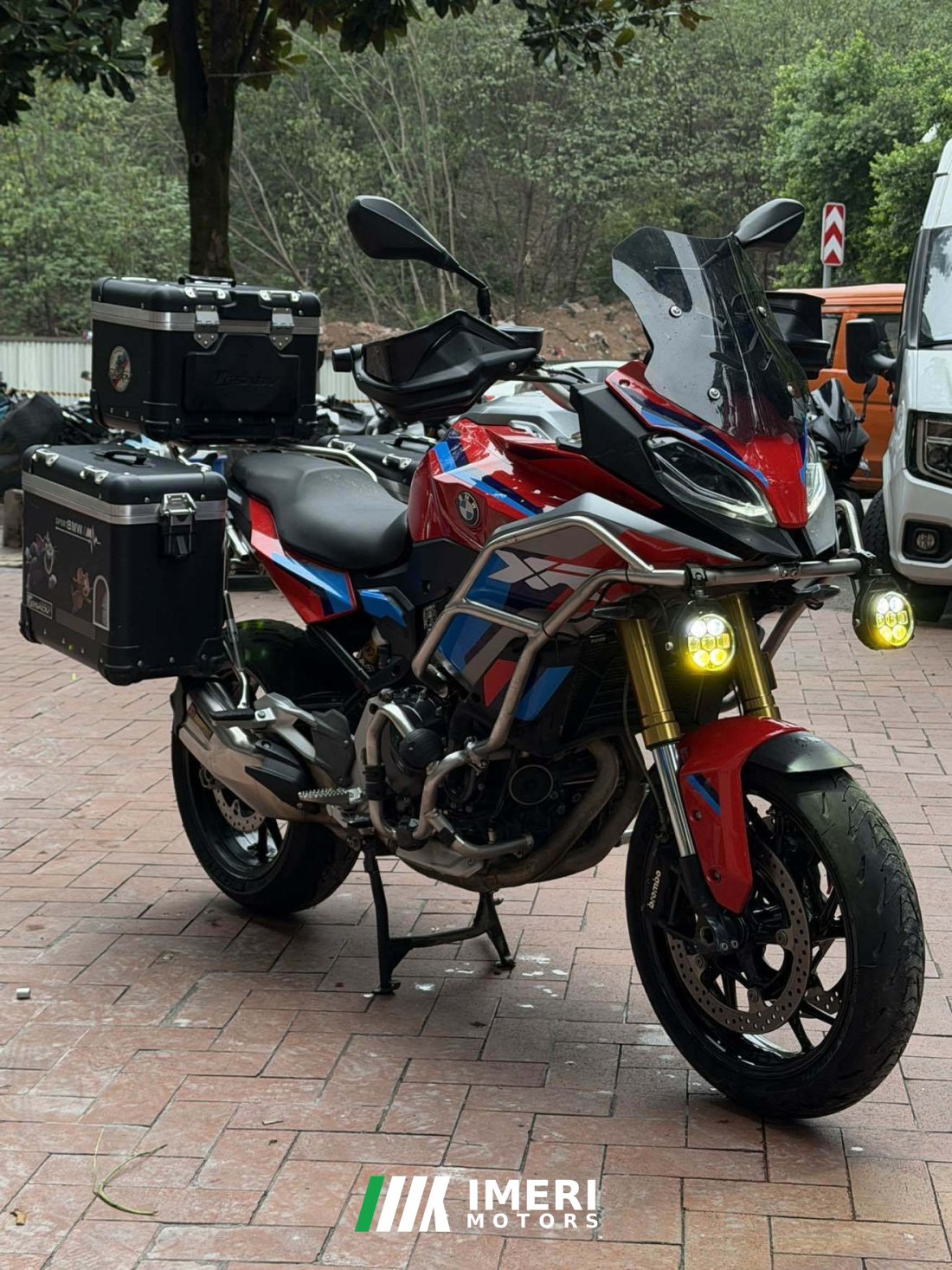BMW F 900 XR - мотоцикл из Китая