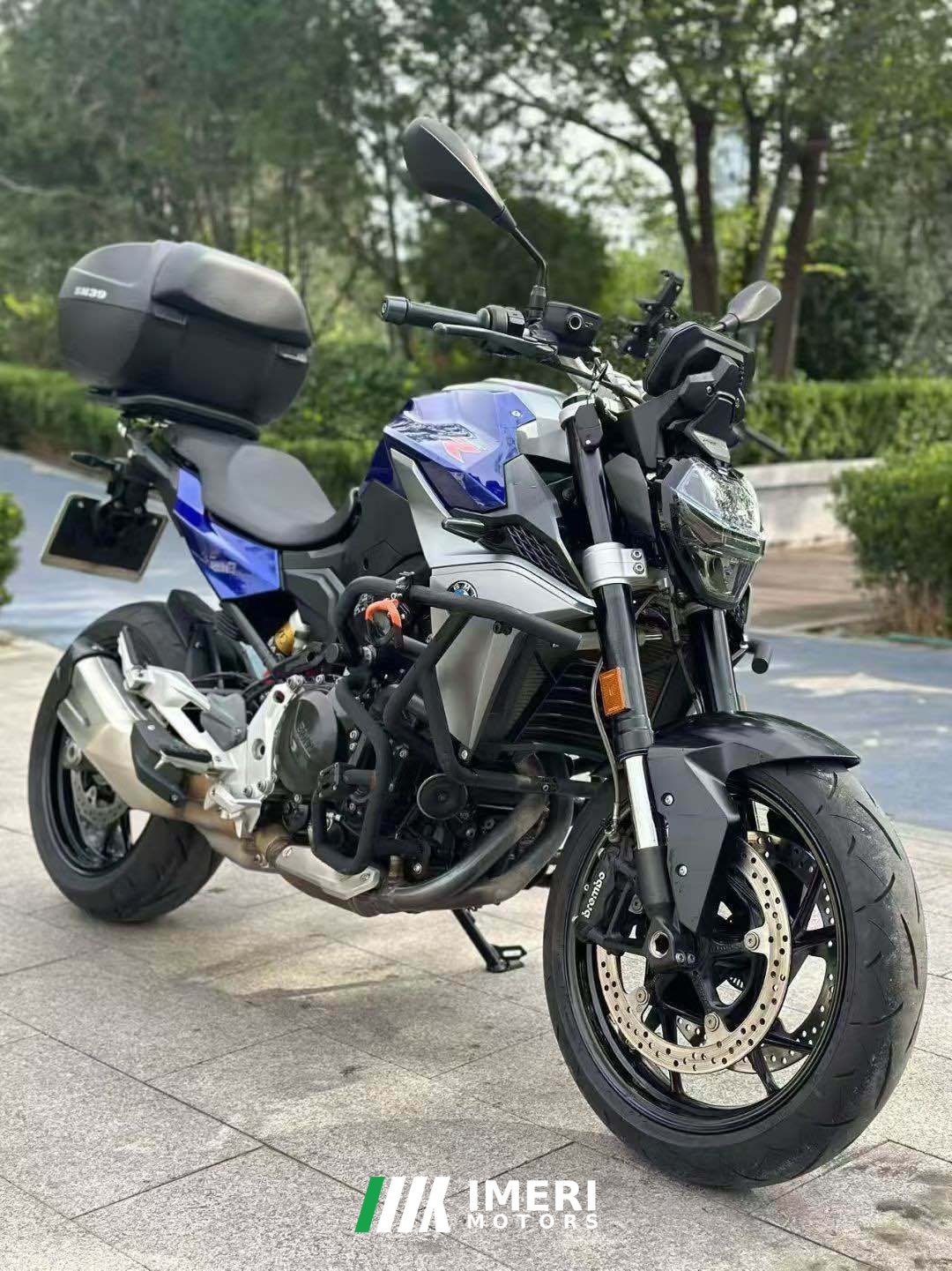 BMW F 900 R - мотоцикл из Китая