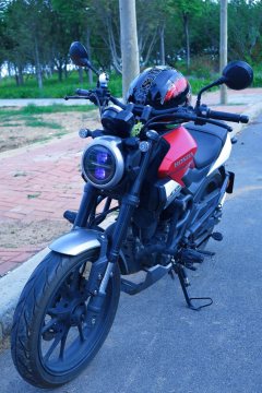 Sundiro Honda CB190TR - фото 1