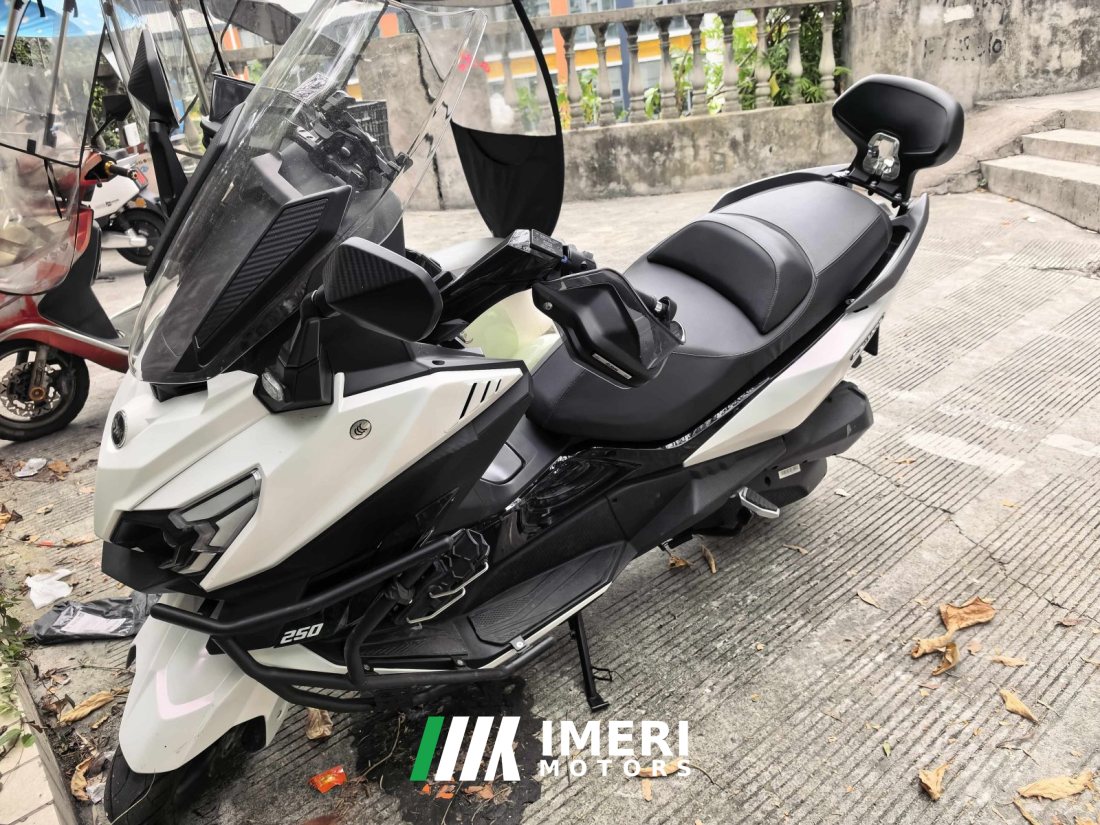 SYM Cruisym250 - мотоцикл из Китая