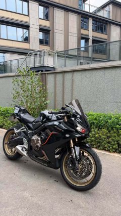 Honda CBR650R - фото 3