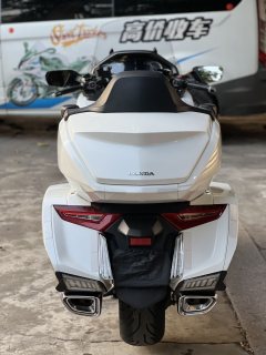 Honda Gold Wing GL1800 - фото 8