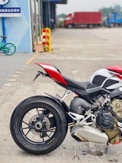 Ducati Street Fighter V4 1100 cc - фото 4