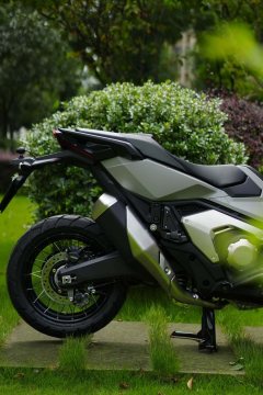 Honda X-ADV 750 - фото 8