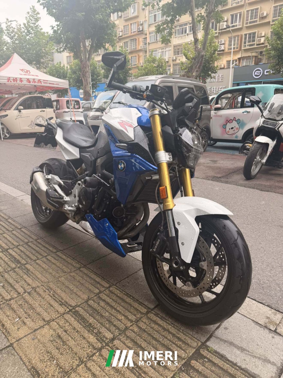 BMW F 900 R - мотоцикл из Китая