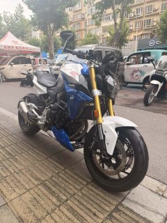 BMW F 900 R - фото 1
