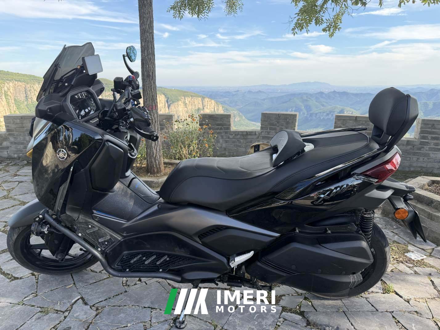 2025 Yamaha XMAX 300 cc