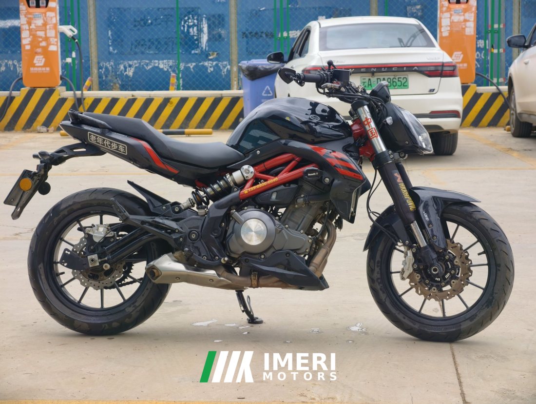 Benelli TNT 300 / BN 302S - мотоцикл из Китая