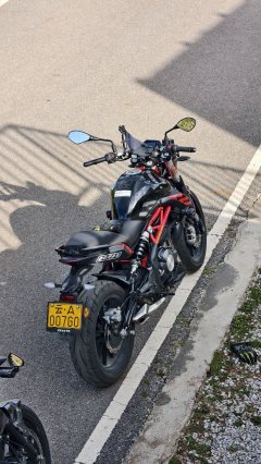 Benelli TNT 300 / BN 302S - фото 9