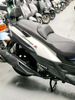 SYM Joymax Z 300 - фото 9