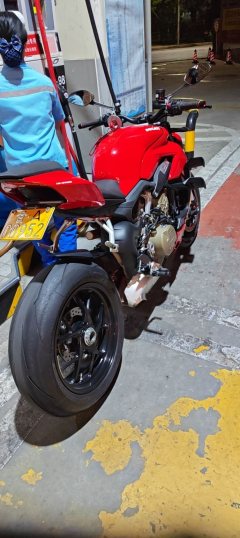 Ducati Street Fighter V4 1100 cc - фото 10