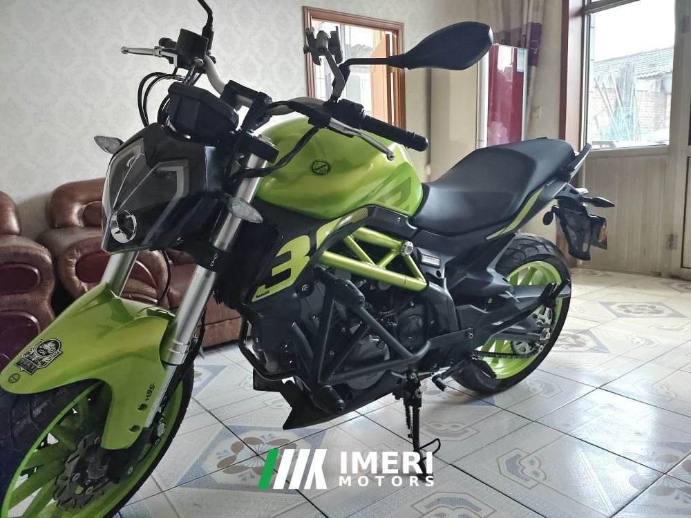 Benelli TNT 300 / BN 302S - мотоцикл из Китая