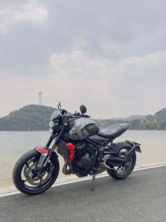 Triumph Trident 660 - фото 1