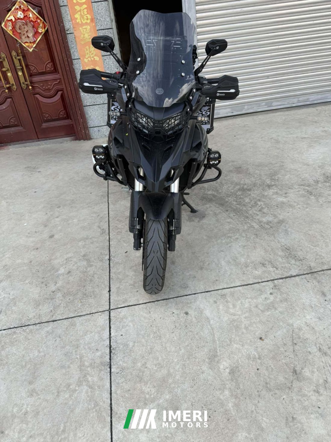 Benelli TRK552 550 cc - мотоцикл из Китая