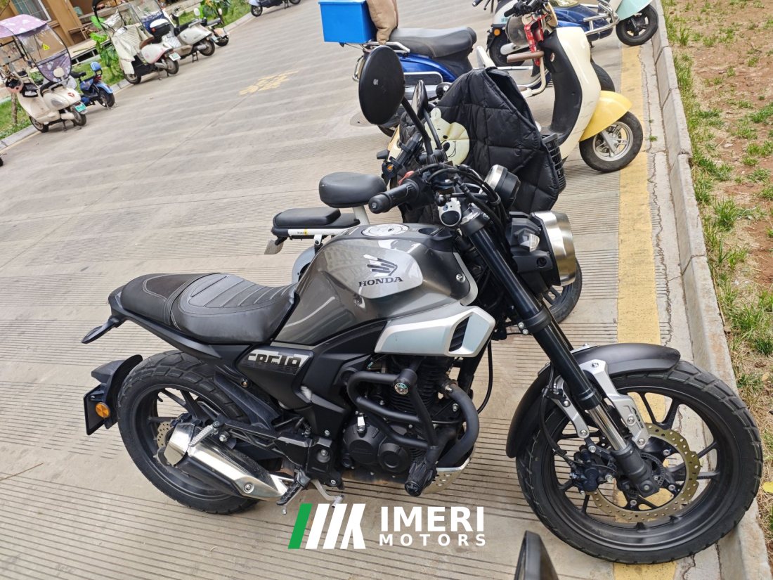 Sundiro Honda CBF190TR - мотоцикл из Китая
