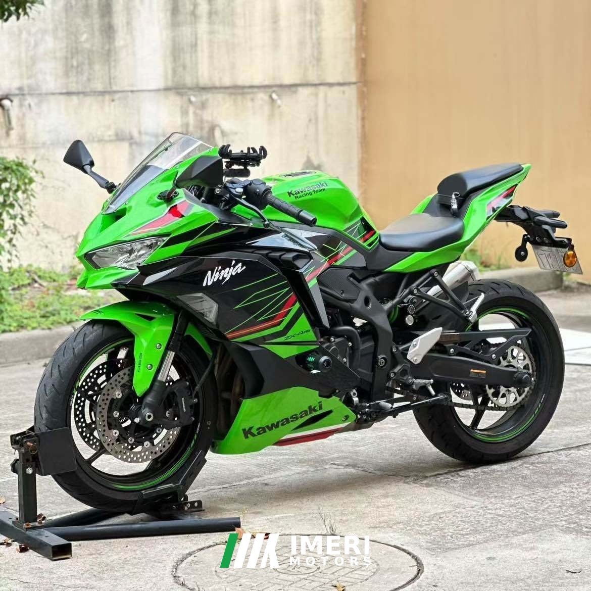 2023 Kawasaki ZX-4R 400 cc