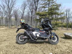 Honda X-ADV 750 - фото 1
