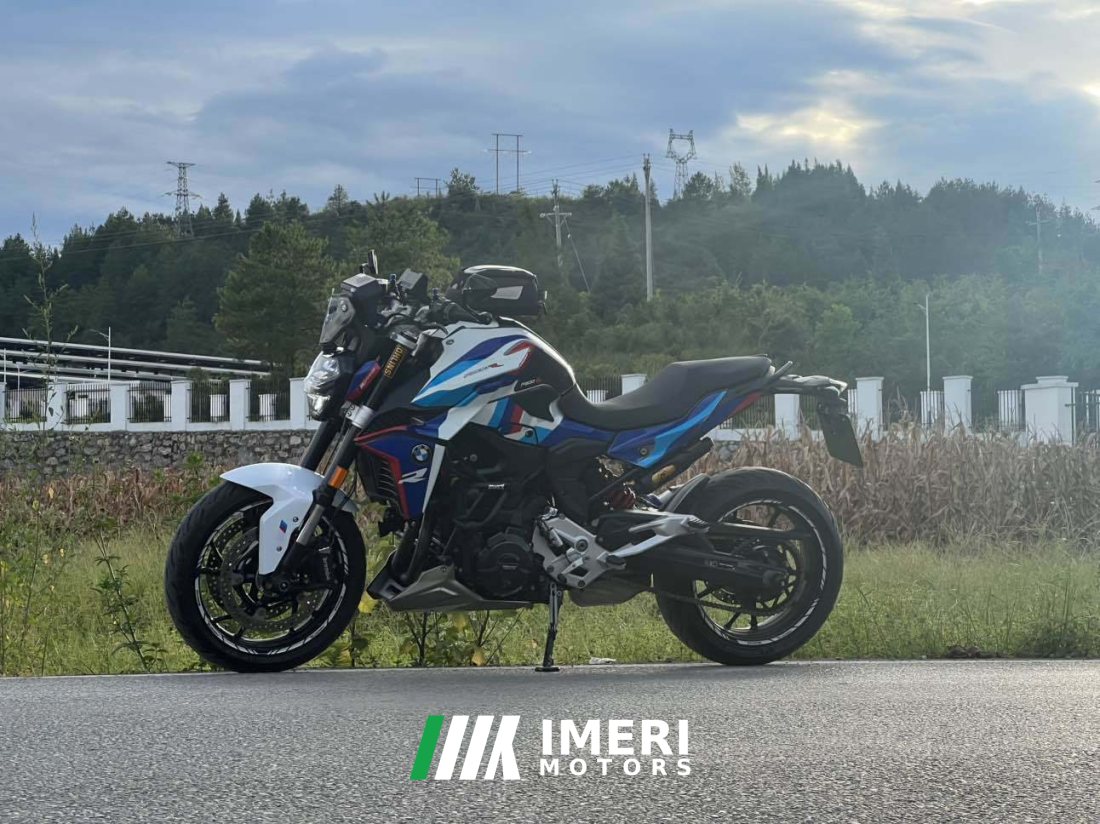 BMW F 900 R - мотоцикл из Китая
