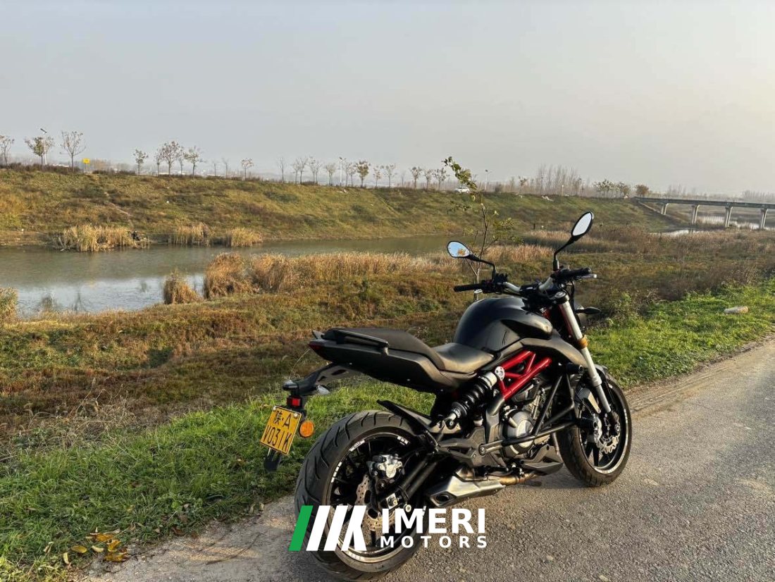 Benelli TNT 300 / BN 302S - мотоцикл из Китая