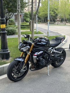 Triumph Speed Triple 1200 - фото 3