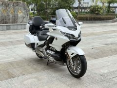 Honda Gold Wing GL1800 - фото 1