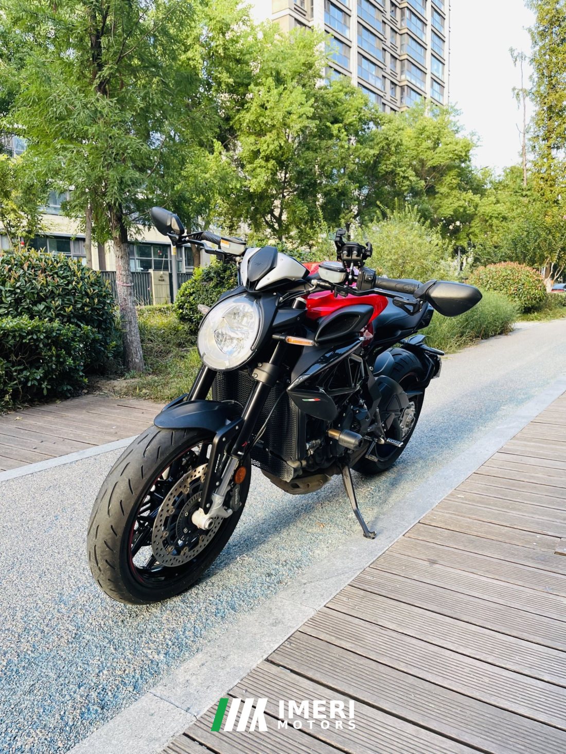 MV Agusta Dragster 800 - мотоцикл из Китая