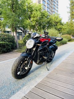 MV Agusta Dragster 800 - фото 1