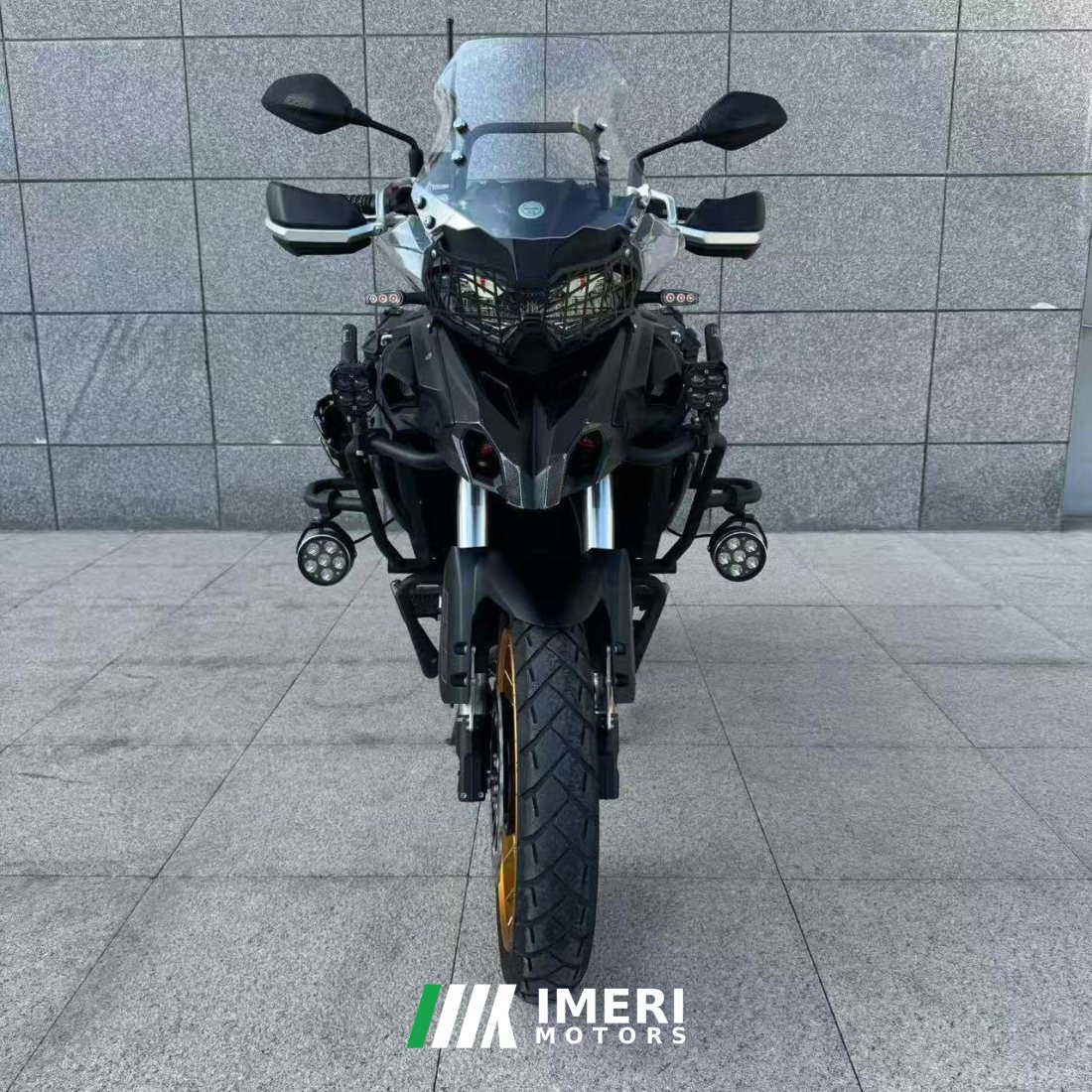 Benelli TRK552 550 cc - мотоцикл из Китая