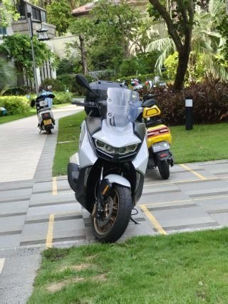 BMW C 400 350 cc - мотоцикл из Китая