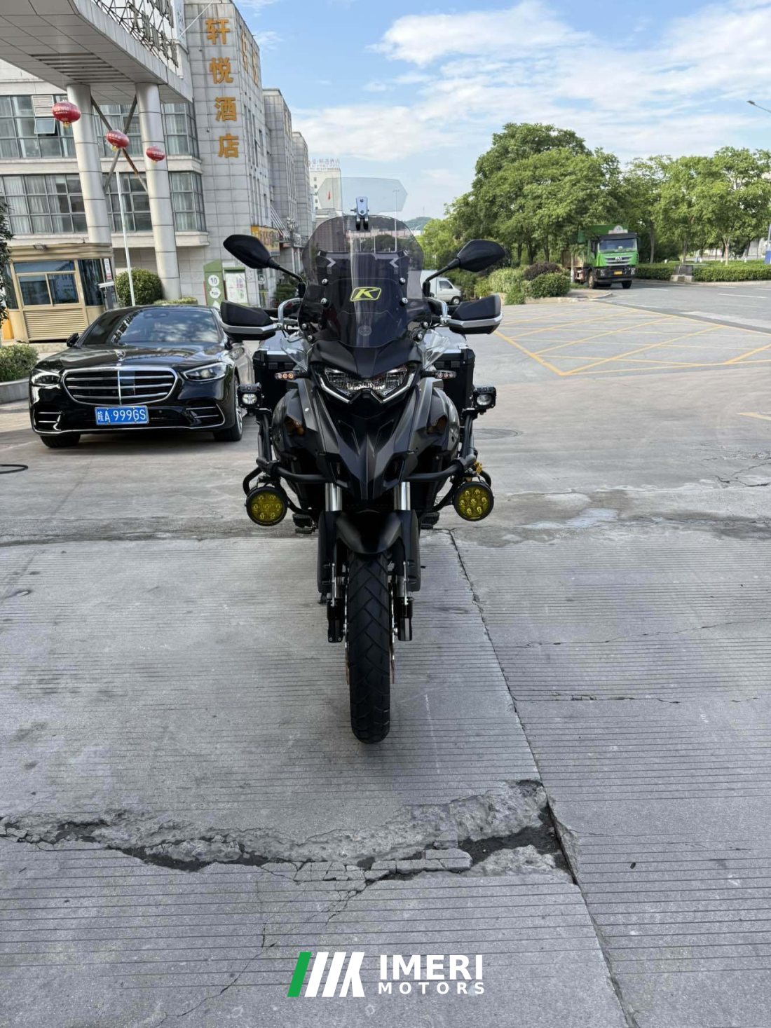 Benelli TRK552 550 cc - мотоцикл из Китая