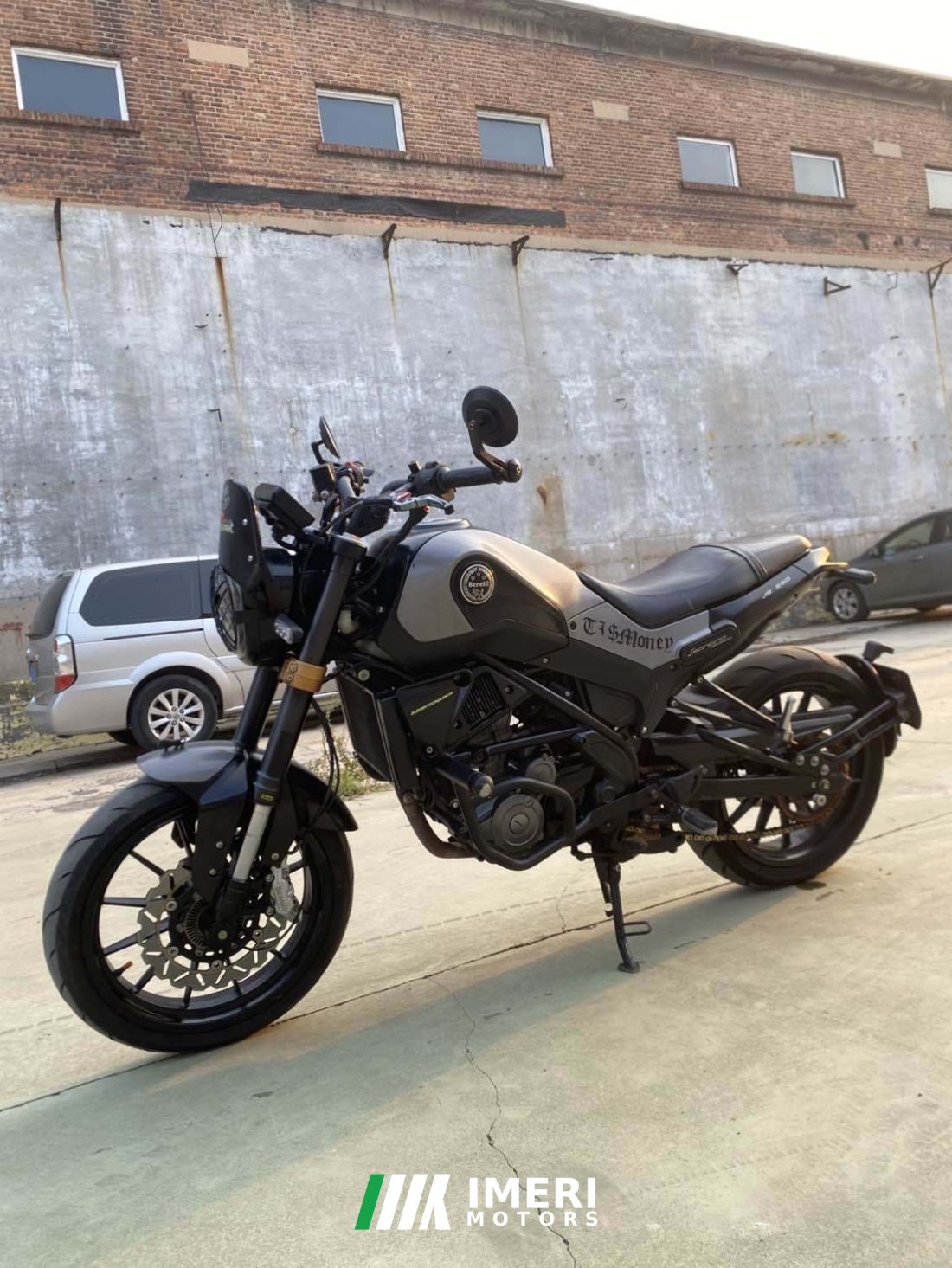 Benelli Leoncino 250 - мотоцикл из Китая