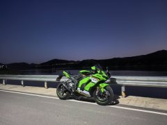 Kawasaki Ninja ZX-10R 1000 cc - фото 2