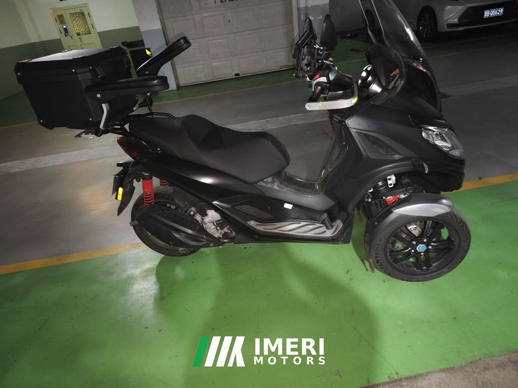 Piaggio MP3 300 - мотоцикл из Китая
