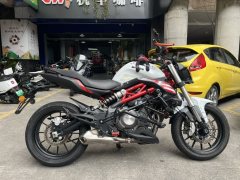 Benelli TNT 300 / BN 302S - фото 1