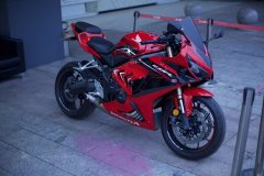Honda CBR650R - фото 1