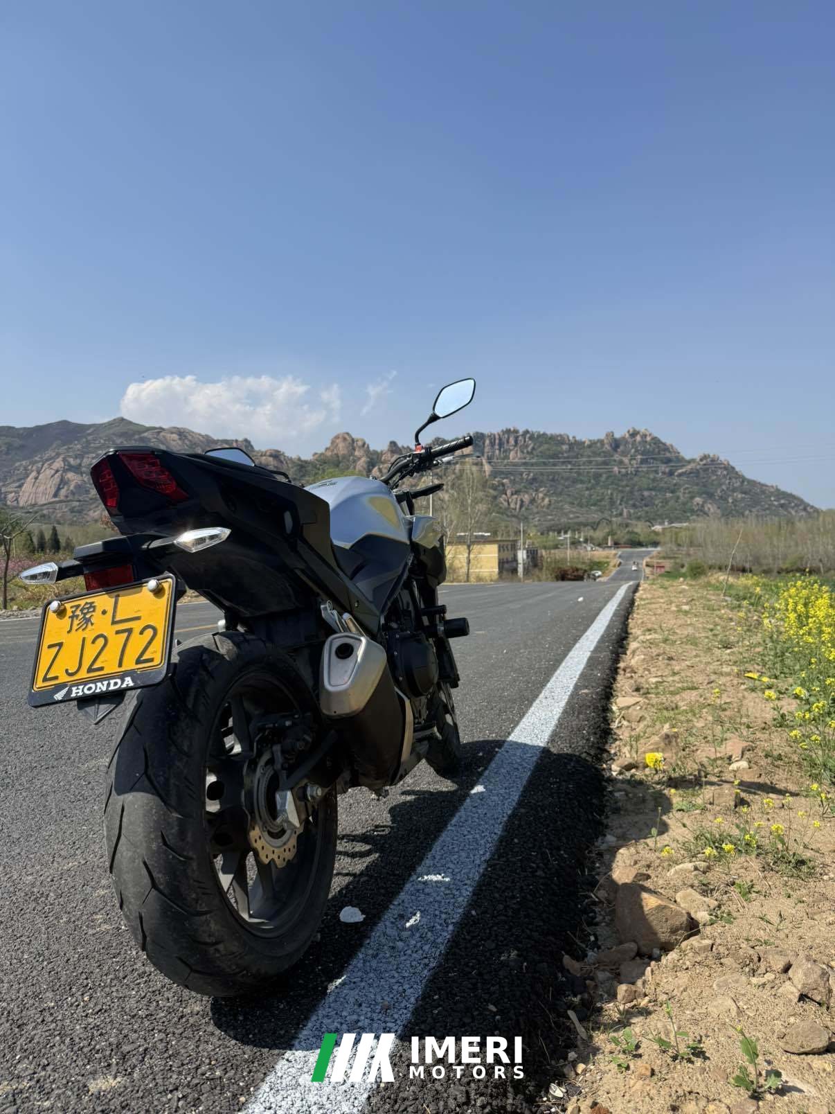 2022 Honda CB400F