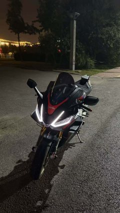 Aprilia RSV4 1100 cc - фото 6
