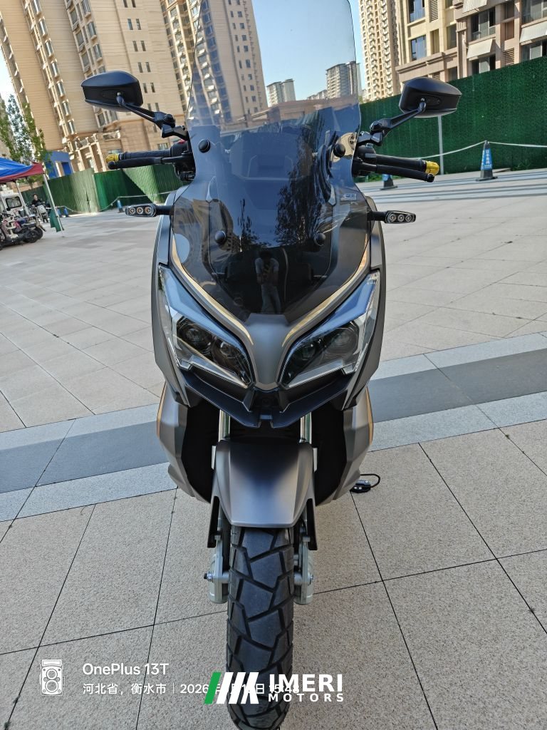 QJMOTOR Hong 150ADV - мотоцикл из Китая
