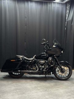Harley-Davidson Road Glide 1868 cc - фото 2