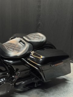 Harley-Davidson Road Glide 1868 cc - фото 9