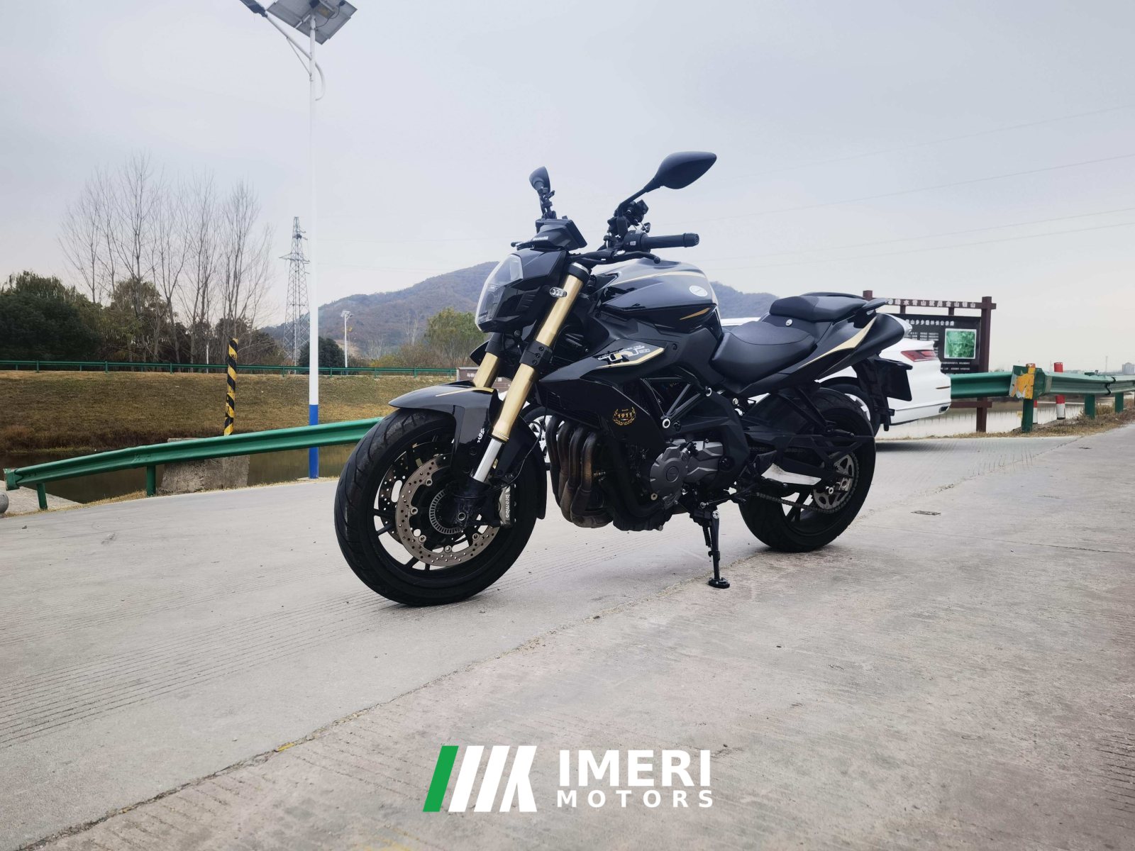 2024 Benelli TNT600i